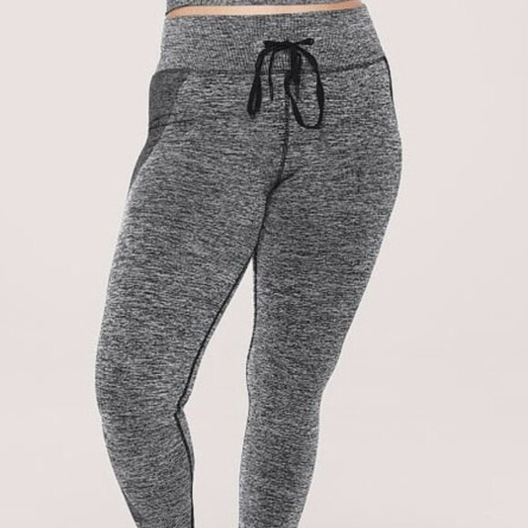NWT Victoria's Secret Seamless Campus Jogger - Picture 1 of 3